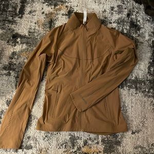 Lululemon fitted windbreaker